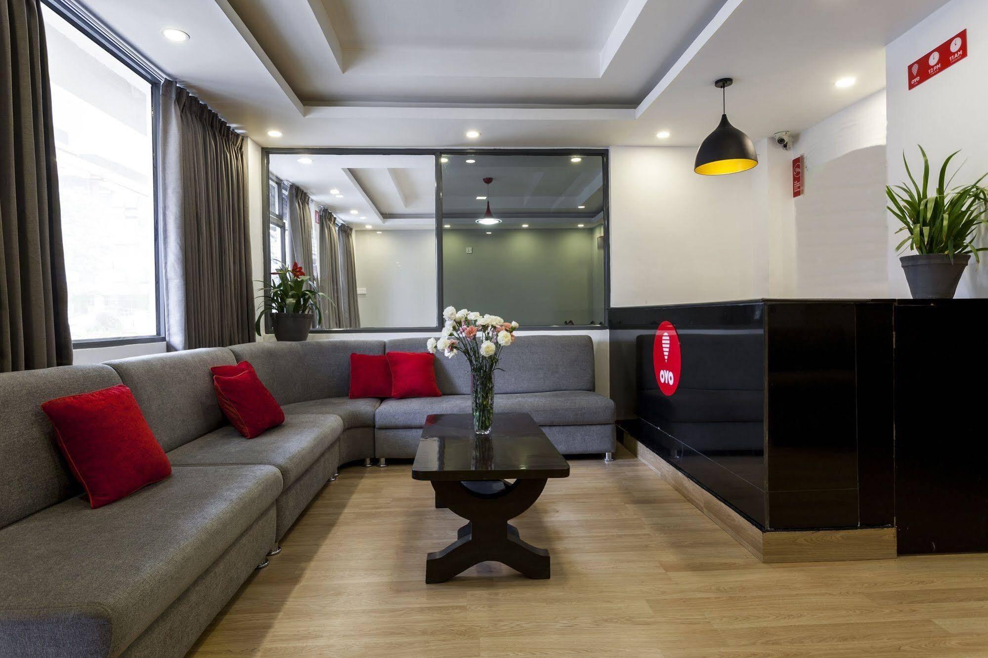 Oyo 123 Hotel Prince Plaza Catmandu Exterior foto